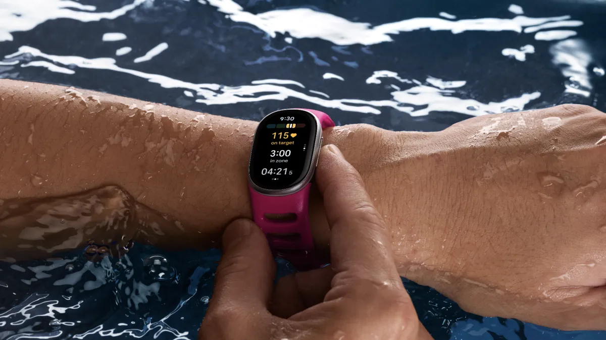 Fitbit Edge met fysieke zijknop